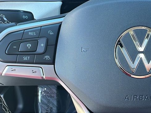 New 2026 Volkswagen Taos SEL image 19