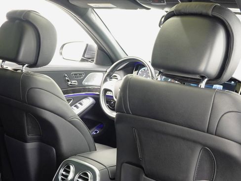 Used 2017 Mercedes-Benz S 550 Sedan w/ Sport Package w/ Sport Package image 39