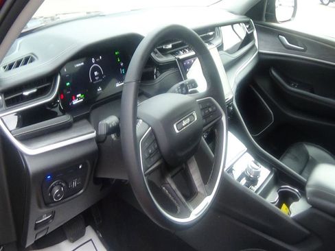 Used 2023 Jeep Grand Cherokee 4WD 4xe image 21