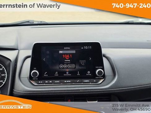 Used 2024 Nissan Rogue SV image 9