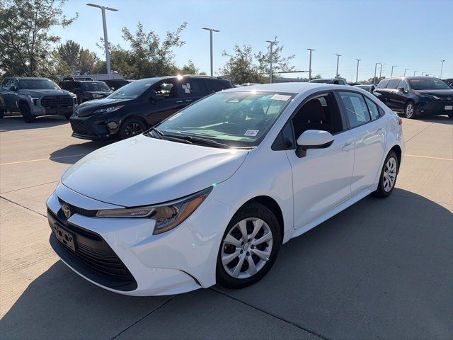 Used 2024 Toyota Corolla LE FWD image 3