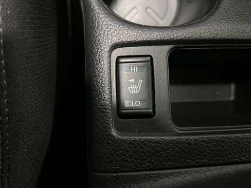 Used 2018 Nissan Rogue SV image 18