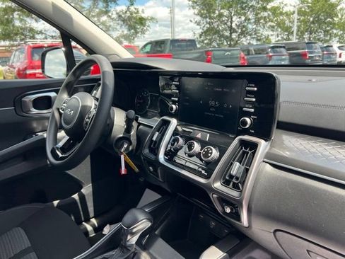 Certified 2023 Kia Sorento LX AWD/4WD image 29