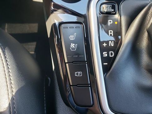 Certified 2024 Kia Seltos SX w/ SX Sunroof Package AWD/4WD image 22