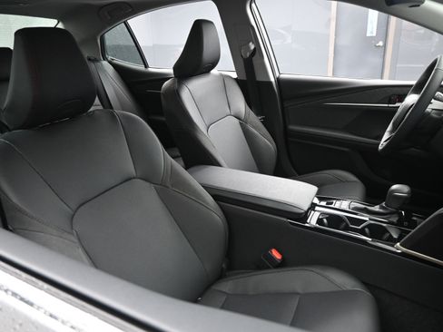 Used 2026 Toyota Camry XLE image 23