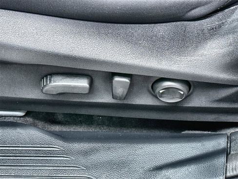 Used 2023 Subaru Outback Premium AWD/4WD image 13