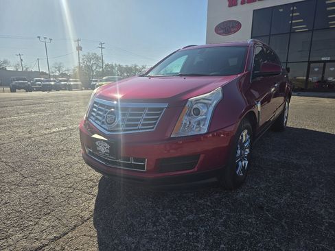 Used 2016 Cadillac SRX Luxury image 3