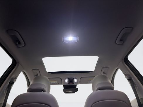 Used 2024 Hyundai Kona Limited image 20