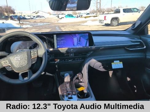 New 2026 Toyota Crown Platinum image 4