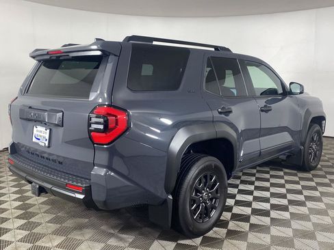 Used 2025 Toyota 4Runner SR5 AWD/4WD image 6