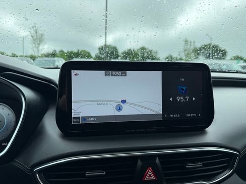 Used 2022 Hyundai Santa Fe SEL w/ Convenience + Premium Package FWD image 16