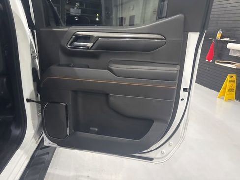 Used 2022 GMC Sierra 1500 AT4 w/ AT4 Premium Package AWD/4WD image 39