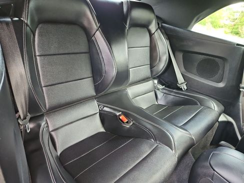Used 2019 Ford Mustang GT Premium w/ Equipment Group 401A RWD image 17