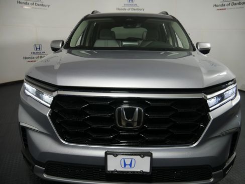 New 2026 Honda Pilot Touring image 2