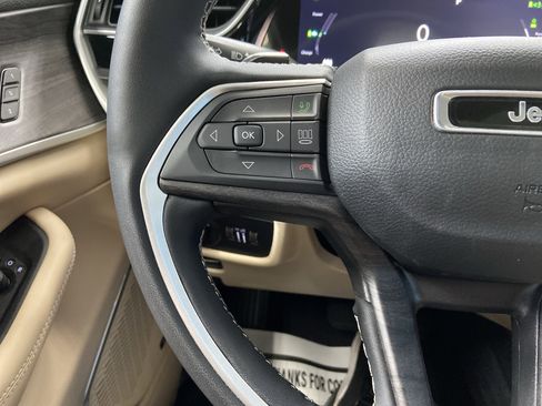 Used 2023 Jeep Grand Cherokee 4WD 4xe image 21