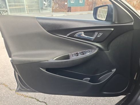 Used 2022 Chevrolet Malibu LT FWD image 18
