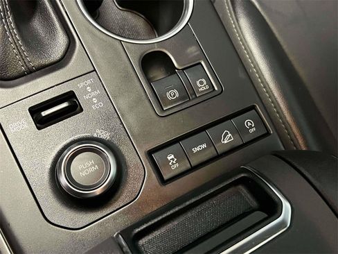 Used 2022 Toyota Highlander XSE image 33