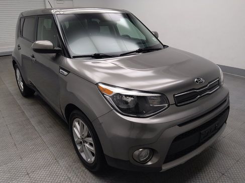 Used 2019 Kia Soul + FWD image 13