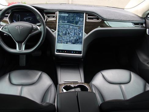 Used 2015 Tesla Model S 85D AWD/4WD image 25