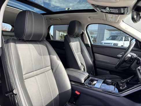 Used 2018 Land Rover Range Rover Velar S image 17