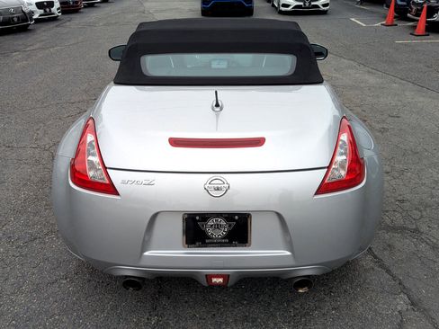 Used 2010 Nissan 370Z Touring w/ Sport Pkg image 8