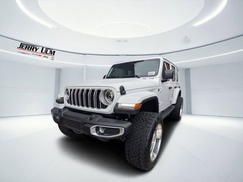 New 2025 Jeep Wrangler Sahara image 5
