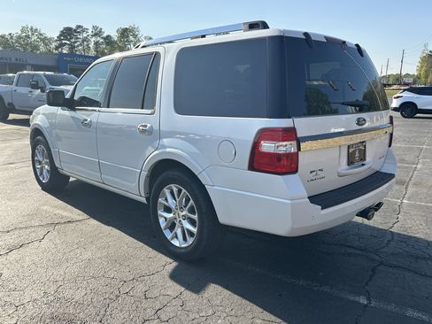Used 2017 Ford Expedition Limited w/ Equipment Group 301A RWD image 6