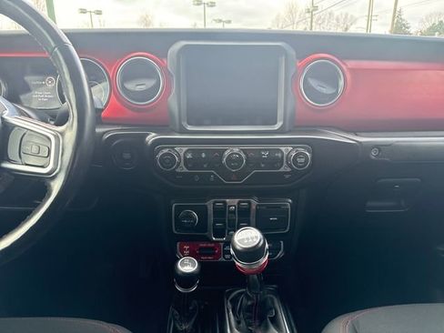 Used 2022 Jeep Gladiator Rubicon w/ Cold Weather Group image 24