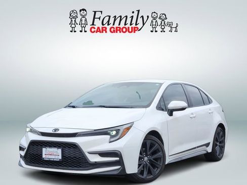 Certified 2024 Toyota Corolla SE FWD image 1