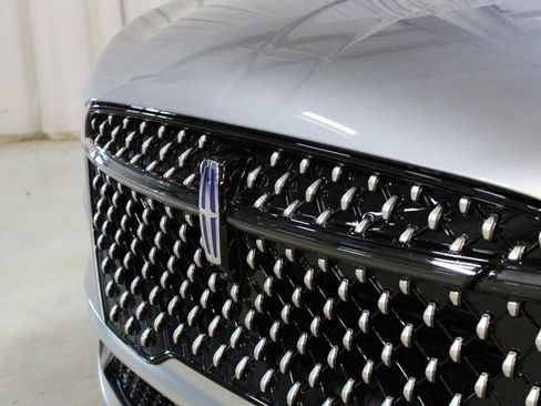 New 2026 Lincoln Nautilus Premier image 32