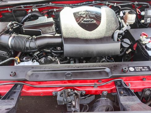Used 2018 Toyota Tacoma TRD Off-Road RWD image 27