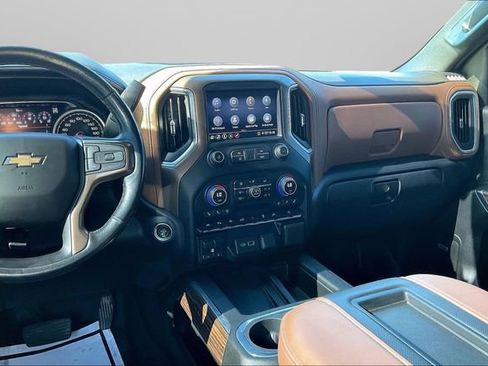 Used 2020 Chevrolet Silverado 1500 High Country w/ Technology Package AWD/4WD image 6