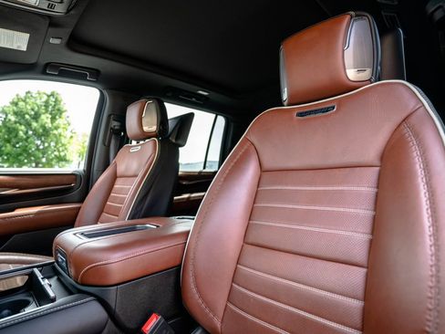 Certified 2024 GMC Yukon XL Denali Ultimate AWD/4WD image 6