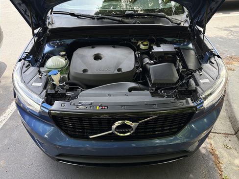 Used 2019 Volvo XC40 T5 R-Design AWD/4WD image 36