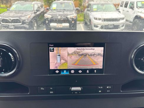 Used 2024 Mercedes-Benz Sprinter 2500 image 19