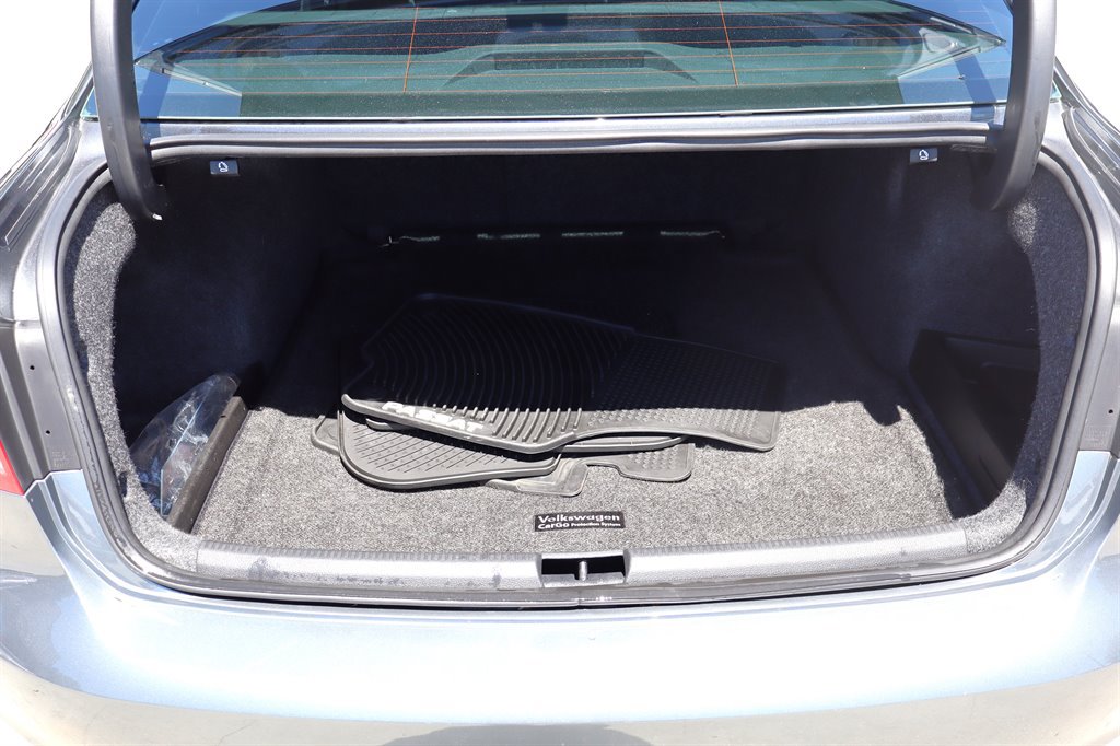 Used 2013 Volkswagen Passat TDI SE FWD image 30