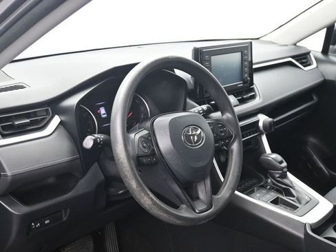 Used 2020 Toyota RAV4 LE image 15