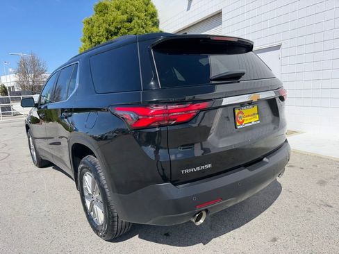 Used 2023 Chevrolet Traverse LT FWD image 4