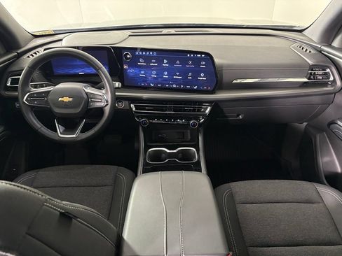 Used 2026 Chevrolet Traverse LT w/ Driver Confidence Package FWD image 37