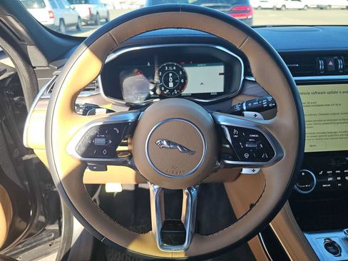 Used 2023 Jaguar F-PACE S AWD/4WD image 10