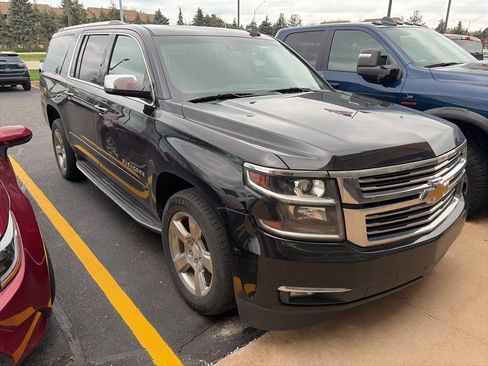 Used 2017 Chevrolet Suburban Premier AWD/4WD image 2