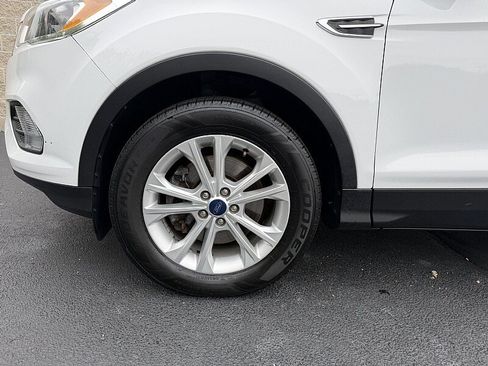 Used 2018 Ford Escape SE w/ Ford Safe & Smart Package AWD/4WD image 9