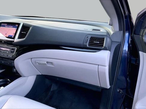 Used 2018 Honda Pilot Touring image 19