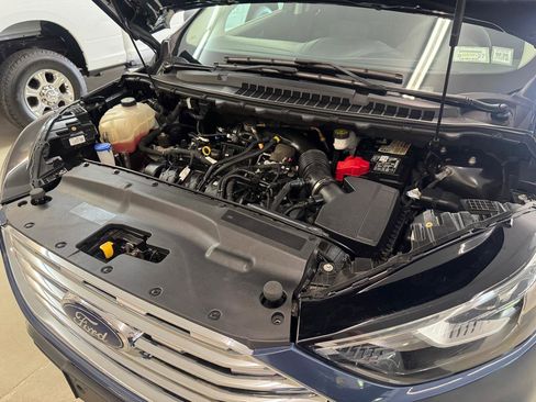 Used 2019 Ford Edge SE image 17