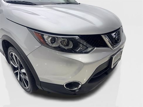 Used 2019 Nissan Rogue Sport SL w/ Premium Package image 17