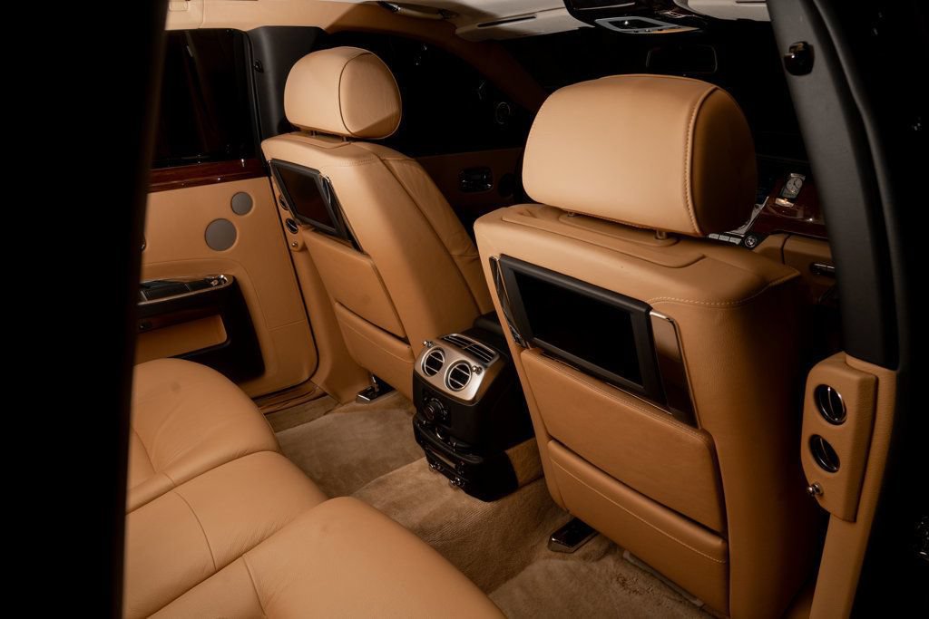 Used 2010 Rolls-Royce Ghost RWD image 28