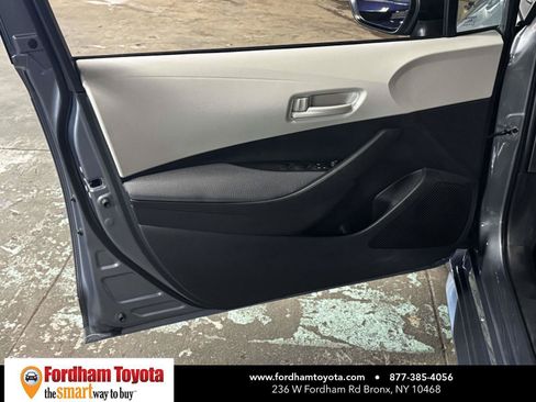 Used 2025 Toyota Corolla LE FWD image 15