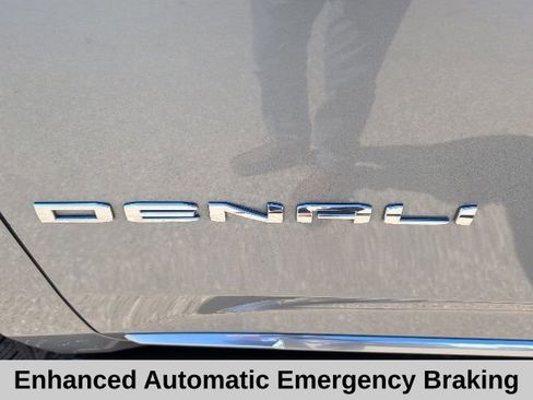 Used 2023 GMC Yukon Denali image 16