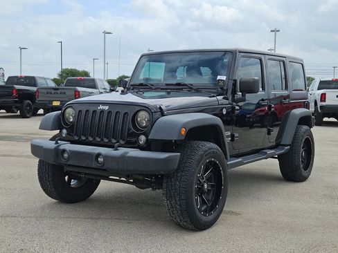 Used 2017 Jeep Wrangler Unlimited Sport w/ Connectivity Group AWD/4WD image 7
