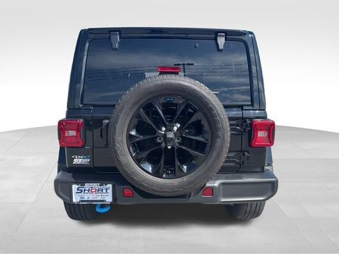 Used 2022 Jeep Wrangler Unlimited Sahara w/ Cold Weather Group AWD/4WD image 7